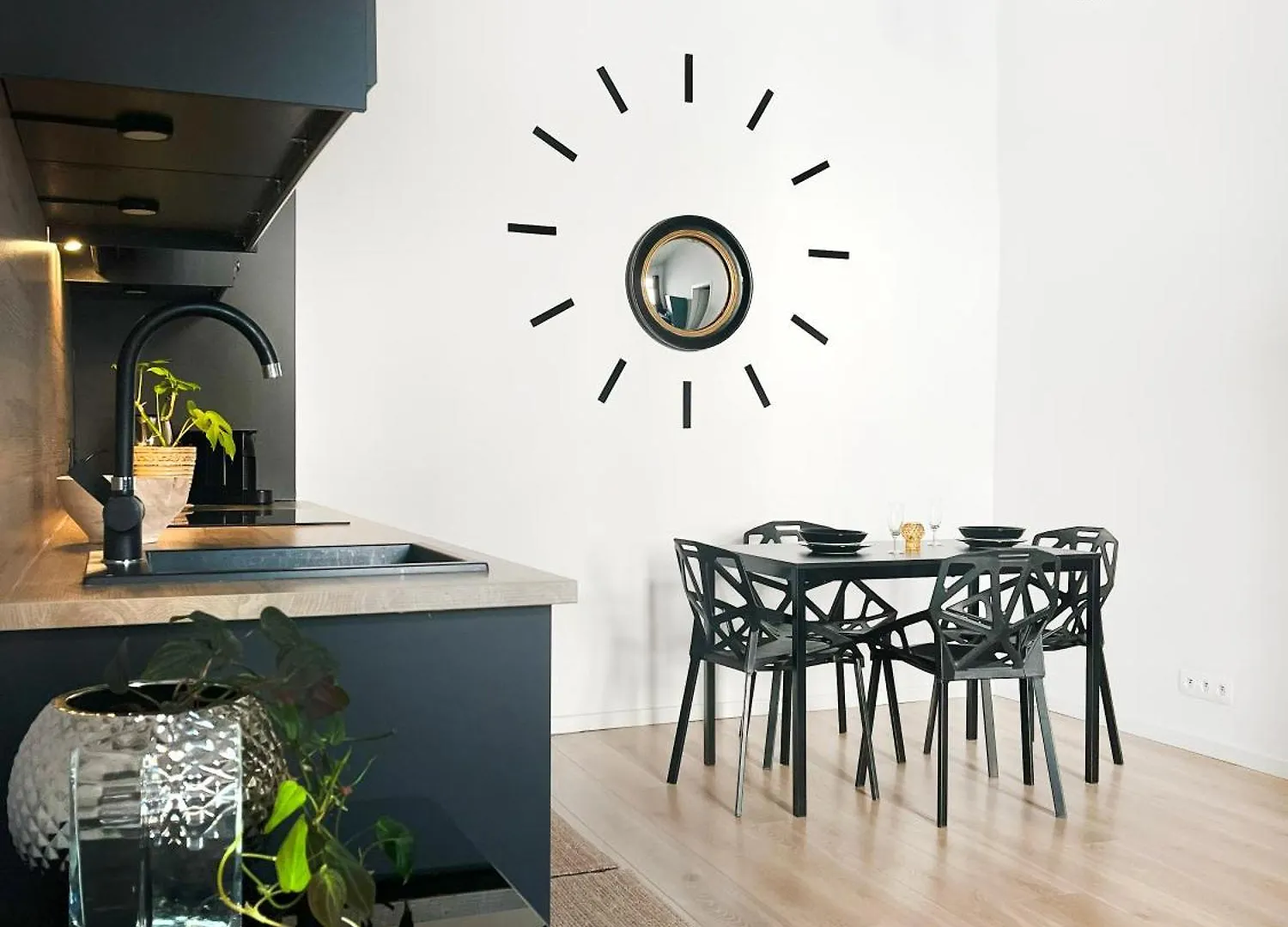 Elegant And Cozy Apartment With Balcony, In The Heart Of Krakow 0*,
