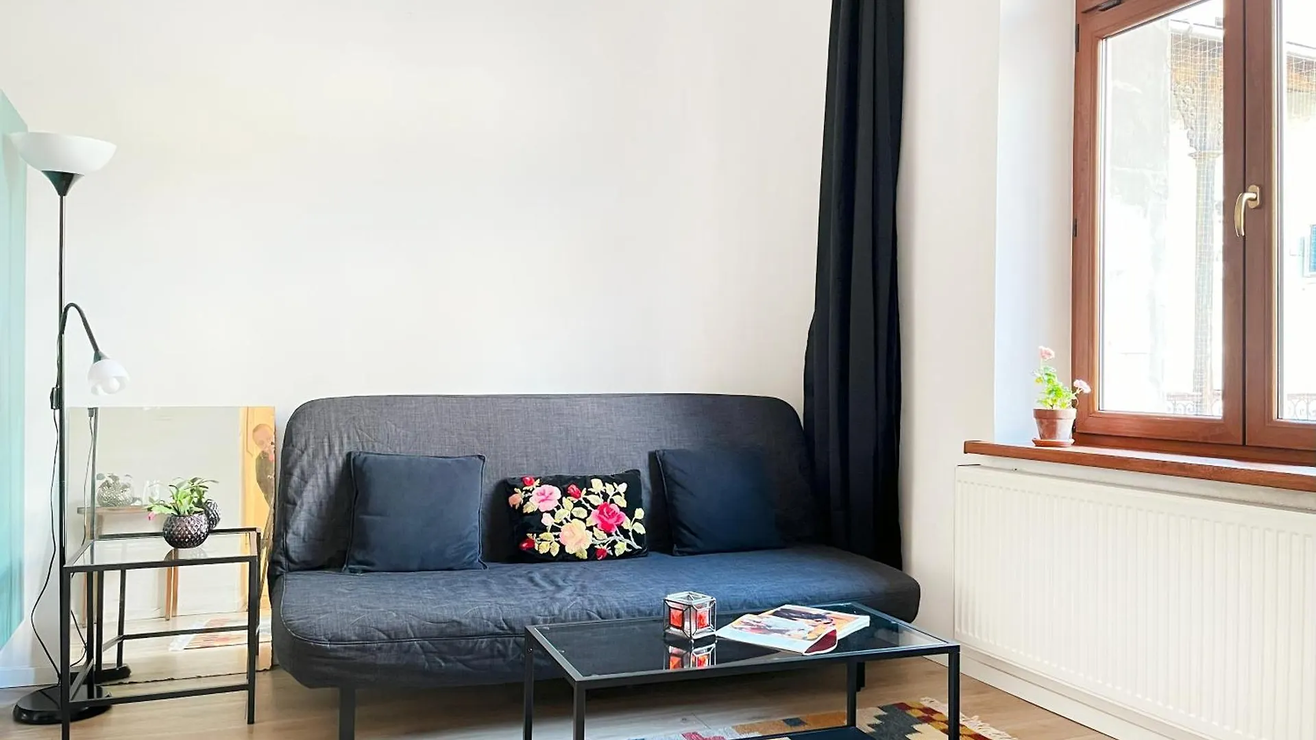Elegant And Cozy Apartment With Balcony, In The Heart Of Krakow