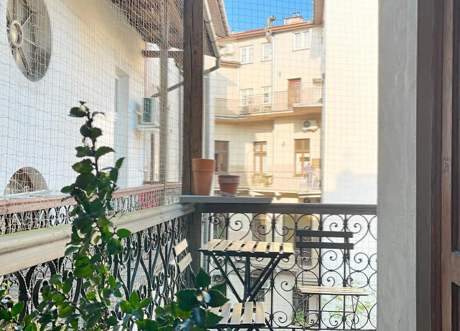 Elegant And Cozy Apartment With Balcony, In The Heart Of Krakow